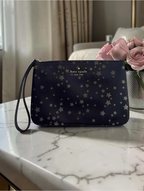 Kate Spade Chelsea Little Better Scattered Gold Star Wristlet EC Like New - Picture 2 of 4